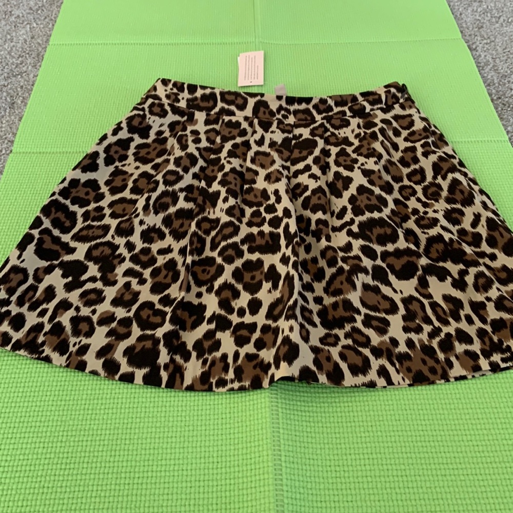 Banana Republic Leopard print skirt with pleating detail.